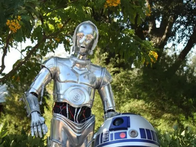 Buddy of mine happens to be a mechanized being.