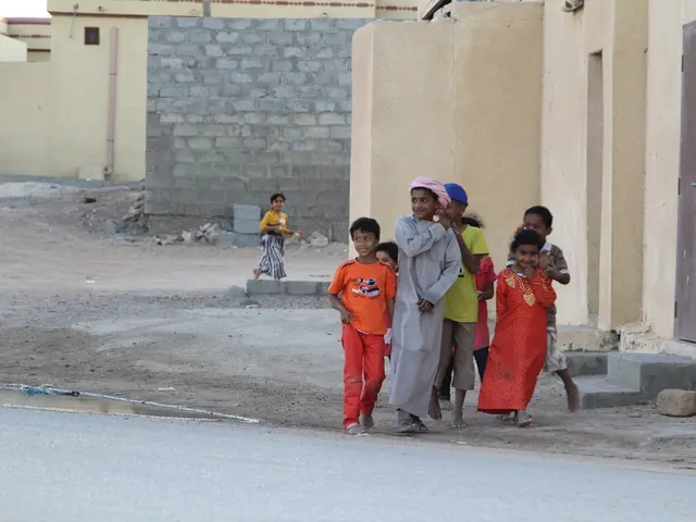 Red Flags indicating an excess of pessimistic individuals in your circle: Recognizing and Dealing...