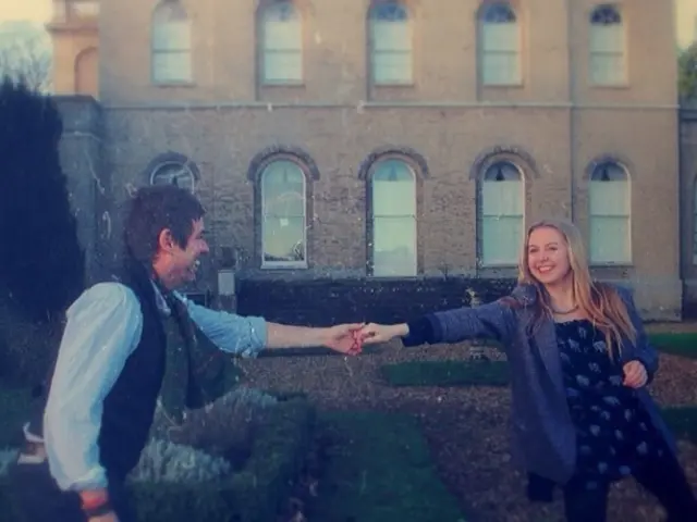 Exploring Intimate Bonds Beyond Romantic and Sexual Relations – Queerplatonic Partnerships