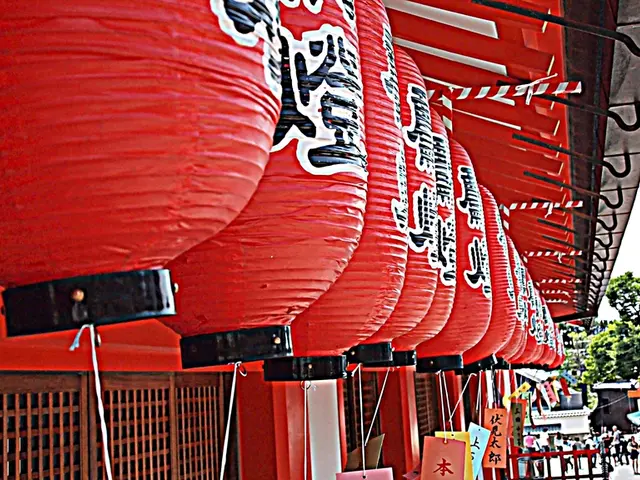 Overseas Chinese Students: Expressions of Identity and Political Involvement Abroad