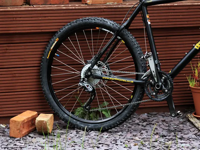 Constructing structures with robotic technology