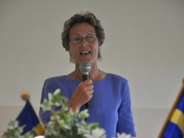 Kamala Harris, the ex-Vice President, determines her political trajectory temporarily