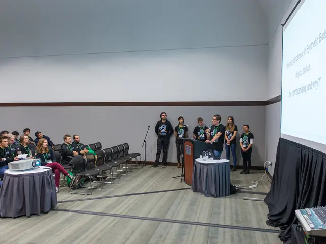 Engaging Dialogues: Mastering Talks in Unpredictable Video Chat Forums