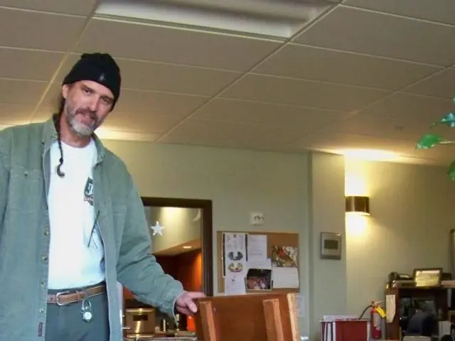 Seek employment as a student in the arena of human resources and organizational strategy